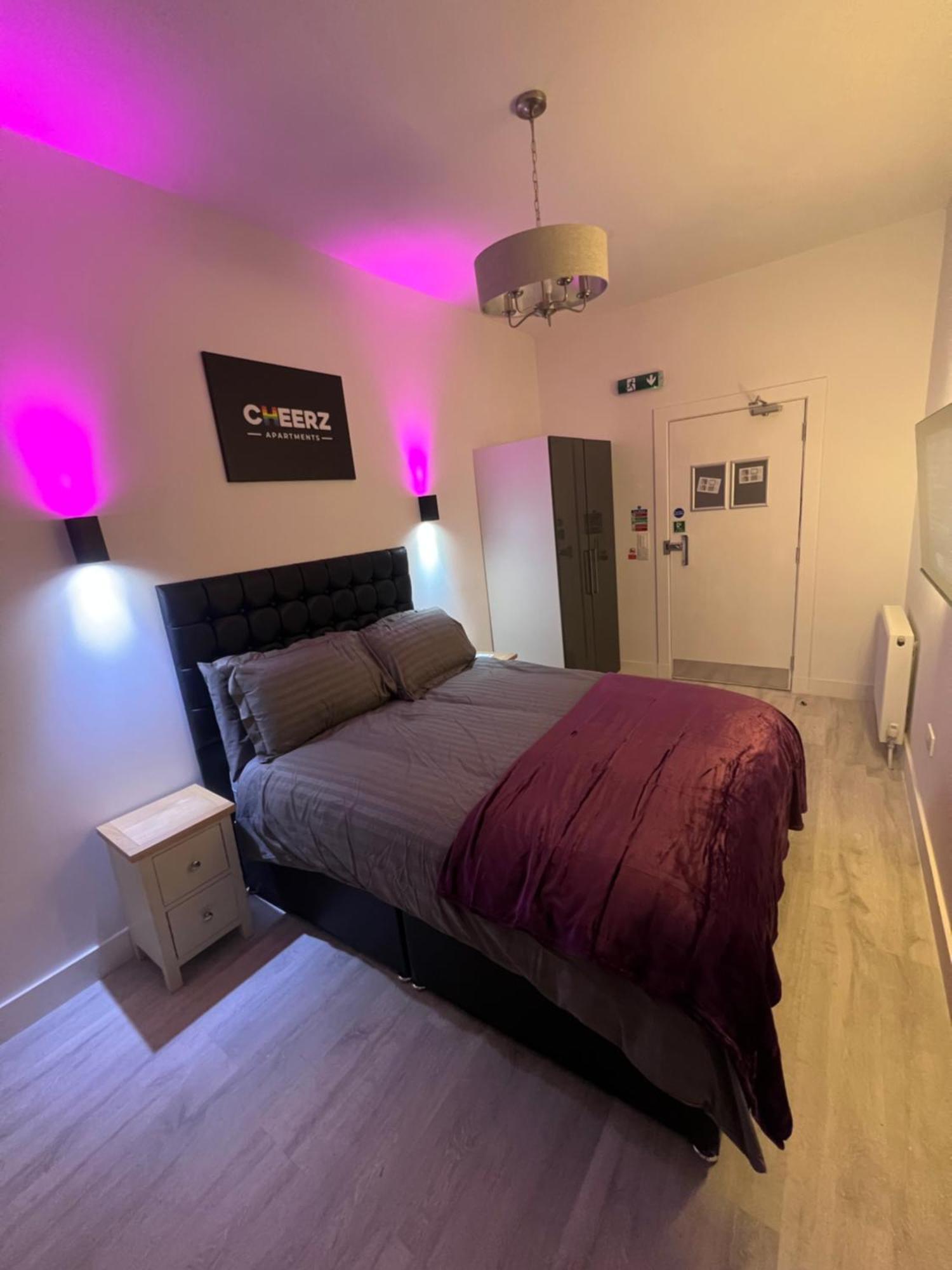 Cheerz Apartments Aberdeen Bagian luar foto